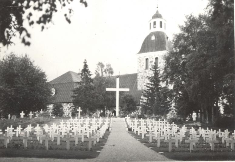 Sankarihaudat uudella alueella 1945