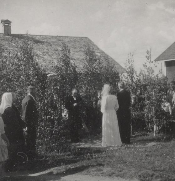 Hääpari, kamerakuvan ottanut Eeva Paavola.   